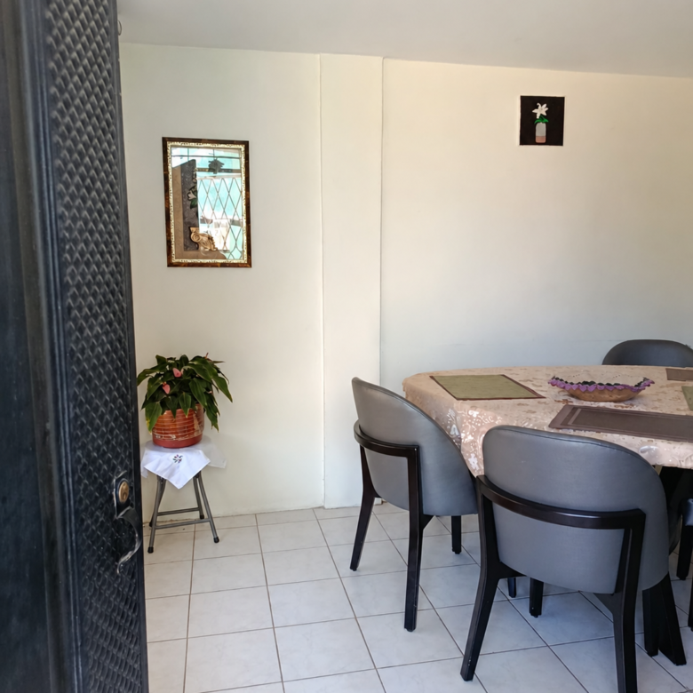 Casa de Dos Pisos en Venta en San Antonio de Pichincha