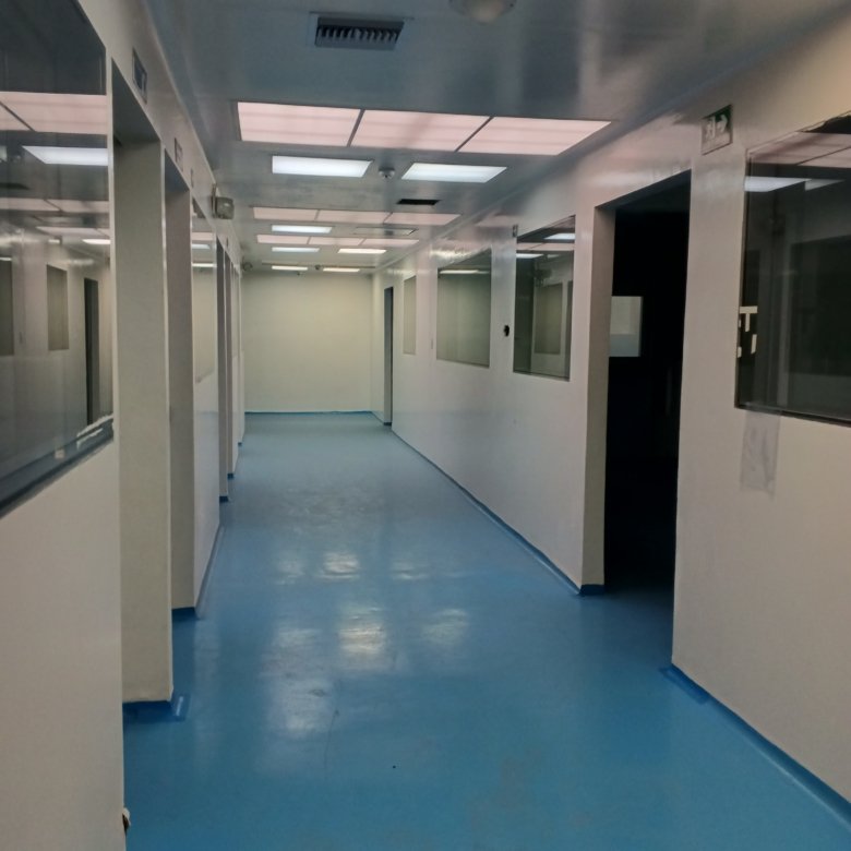 Galpón Industrial en Venta en Carcelén Quito con Oficinas y Bodegas