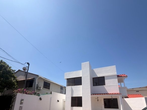 casa en venta en Fuentes del Río Daule fachada esquinera