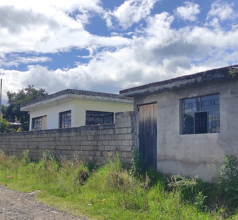 terreno en venta santa teresa de pintag con casa de campo 3