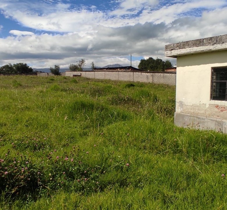 terreno en venta santa teresa de pintag con casa de campo 4