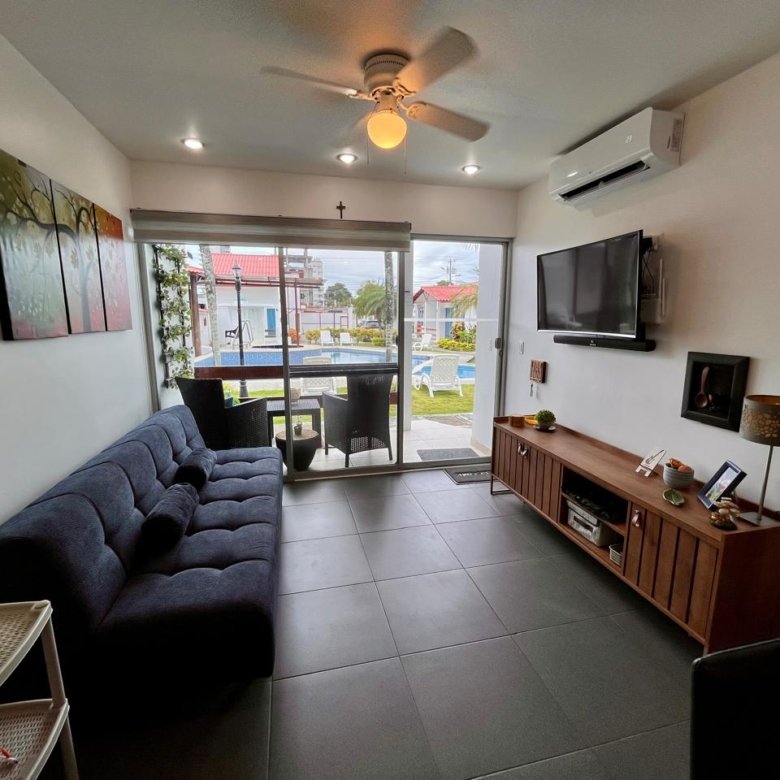 Casa en venta en Tonsupa cerca de Diamond Beach amoblada