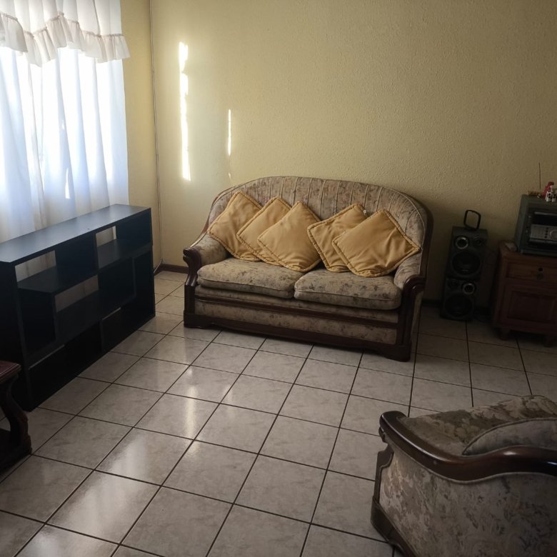 Casa de 3 Dormitorios en Venta en Carapungo, Conjunto Privado