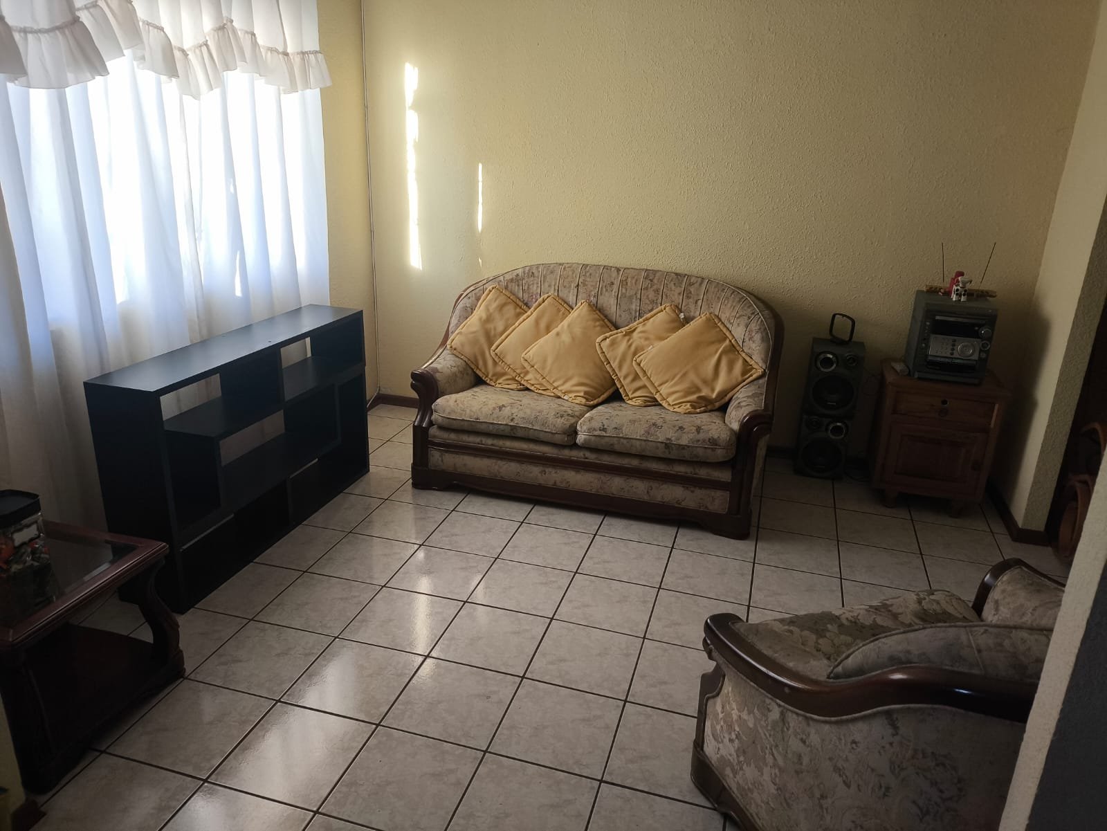 Casa de 3 Dormitorios en Venta en Carapungo, Conjunto Privado