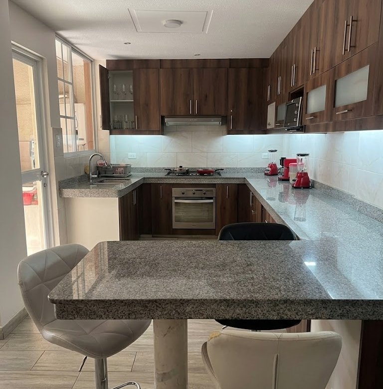 Casa de 4 Dormitorios en Venta en Conocoto, Valle de los Chillos