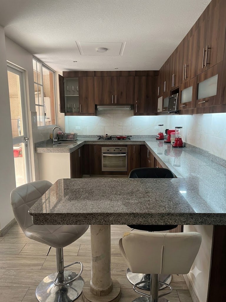 Casa de 4 Dormitorios en Venta en Conocoto, Valle de los Chillos