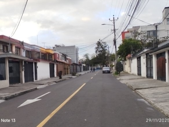 Departamento Remodelado en Venta Kennedy Quito Planta Baja