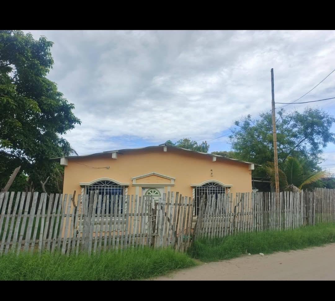 Casa en venta en Santa Elena, Guayas