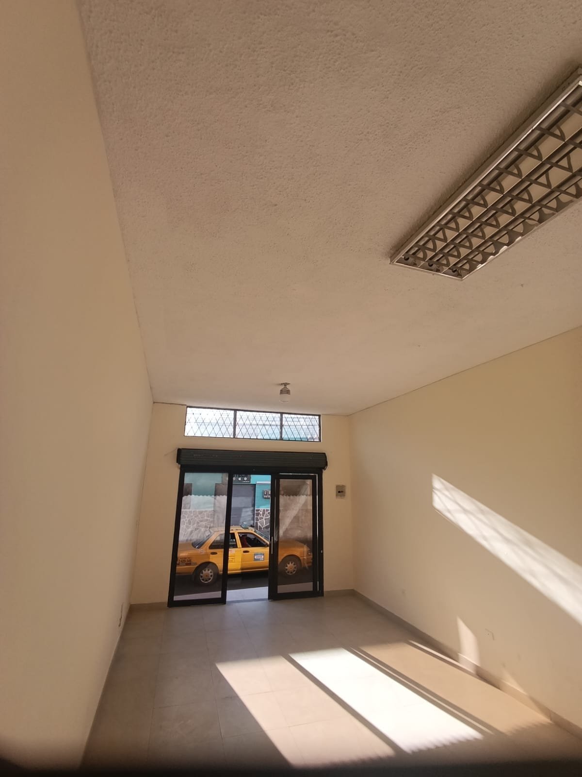 Local Comercial en Alquiler La Magdalena Quito Remodelado