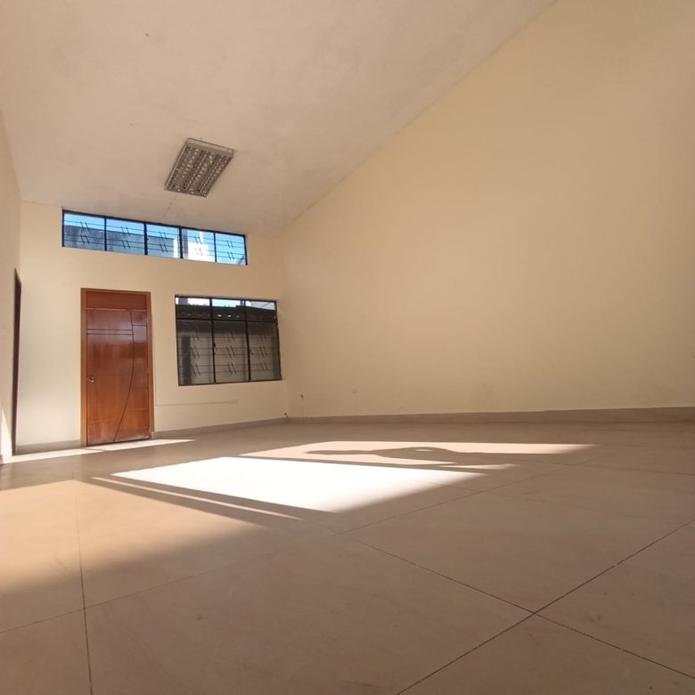 Local Comercial en Alquiler La Magdalena Quito Remodelado