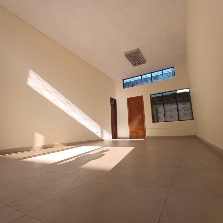 Local Comercial en Alquiler La Magdalena Quito Remodelado
