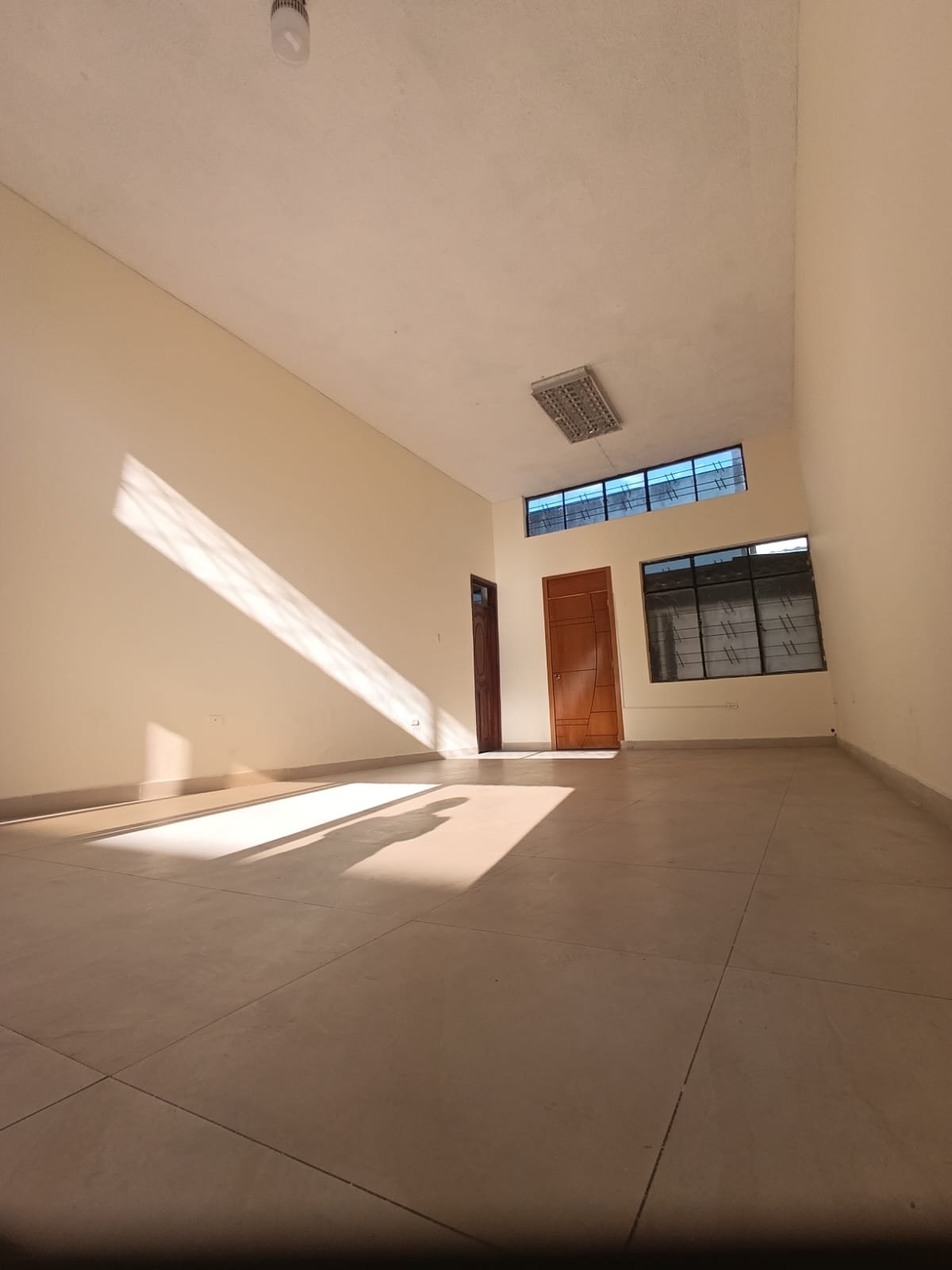 Local Comercial en Alquiler La Magdalena Quito Remodelado