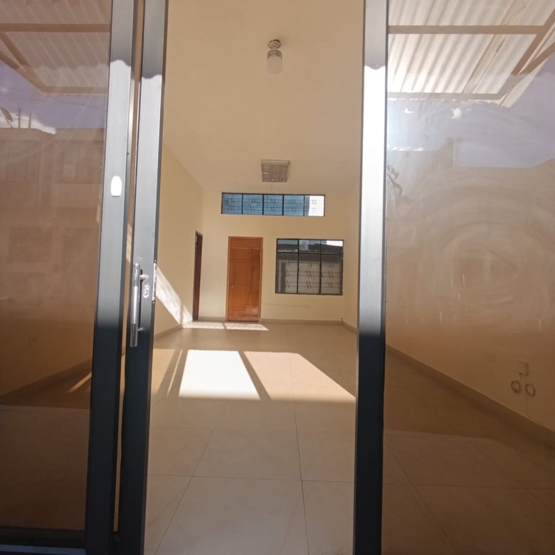 Local comercial en alquiler La Magdalena Quito 1