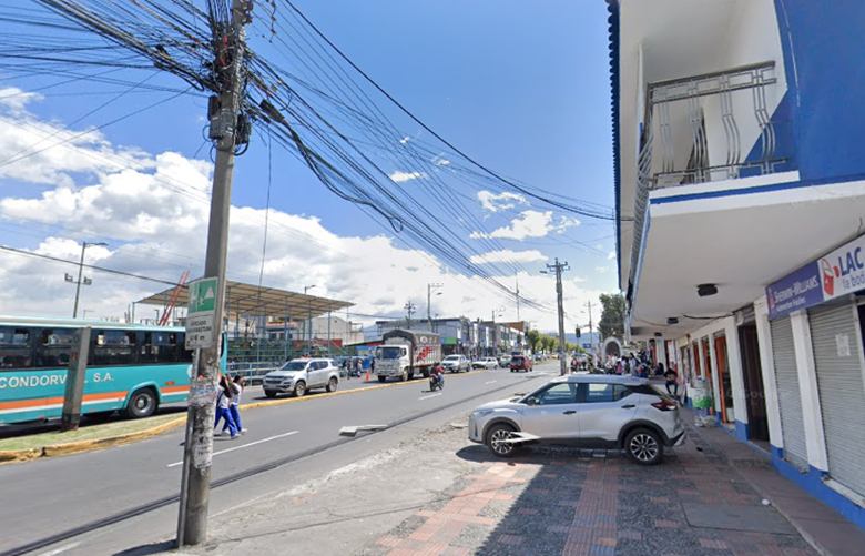 Local Comercial en Alquiler Frente al Monumento a Rumiñahui Sangolquí