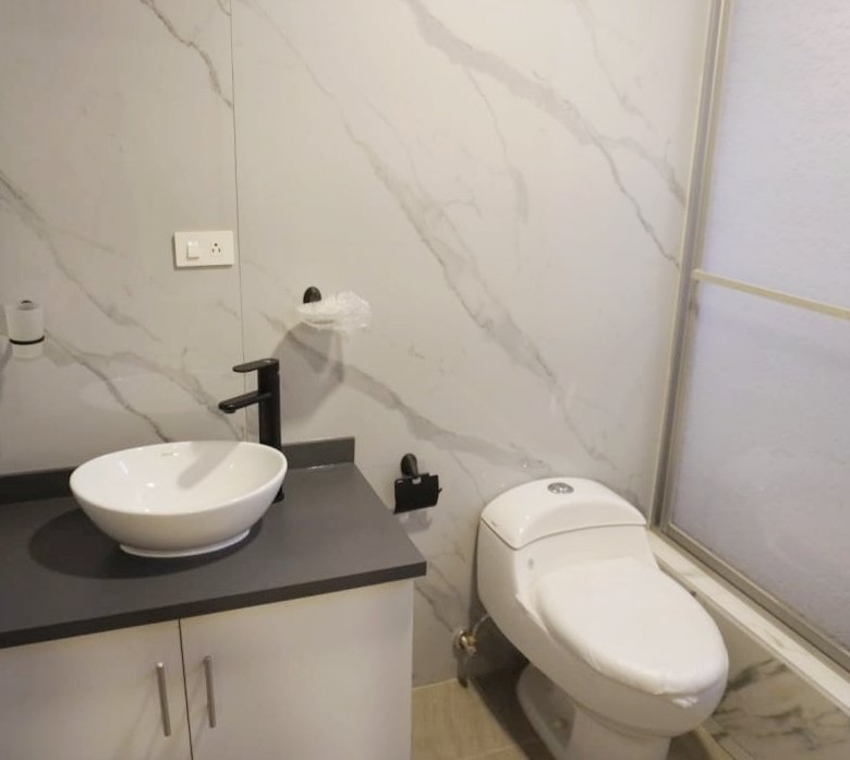 Departamento Remodelado en Venta Kennedy Quito Planta Baja