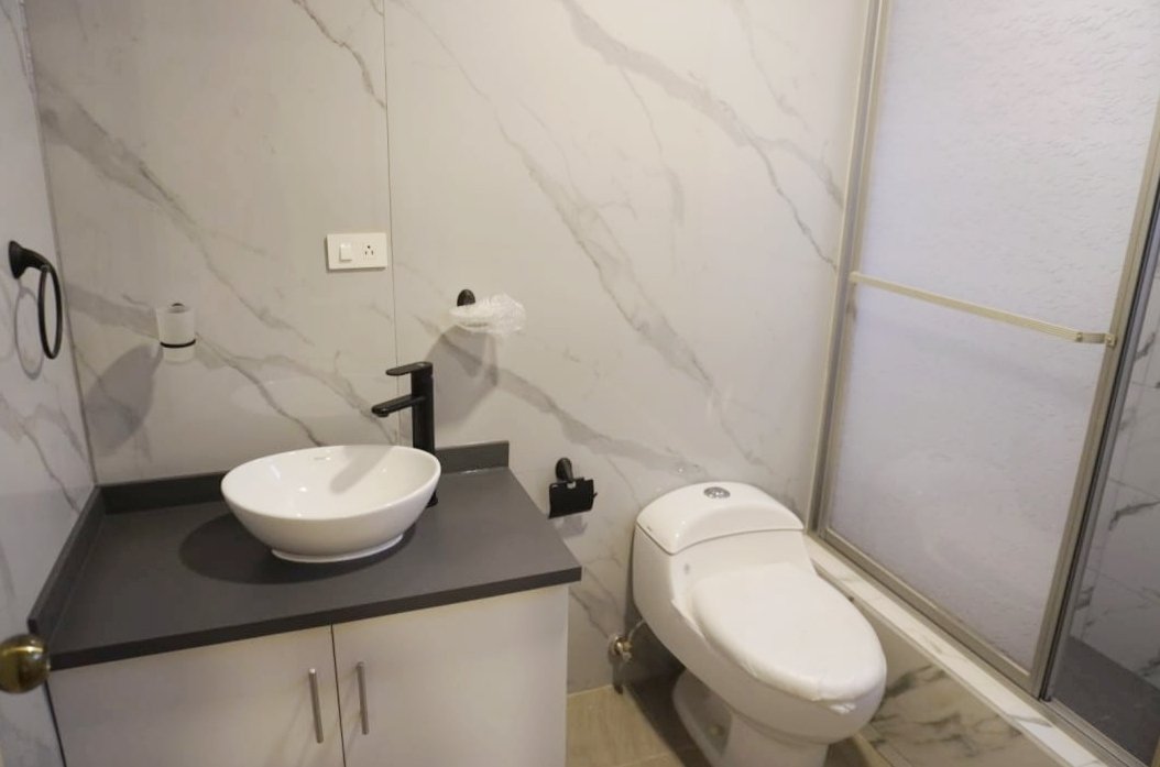 Departamento Remodelado en Venta Kennedy Quito Planta Baja