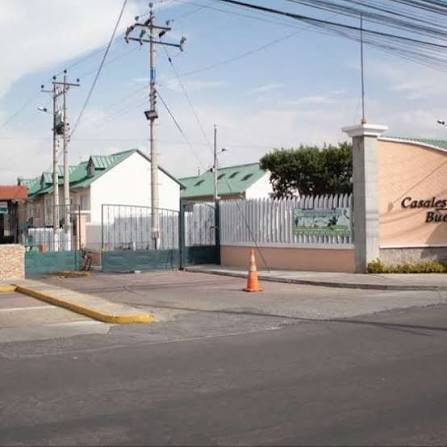 Casa de 4 Dormitorios en Venta Casales Buenaventura Quito