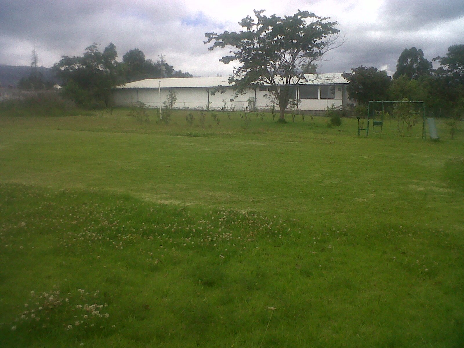 Terreno con galpón industrial en Tumbaco, vista general del predio