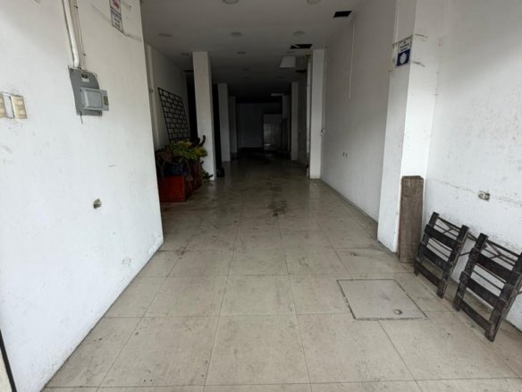 Local comercial en alquiler Malecón Simón Bolívar Quevedo