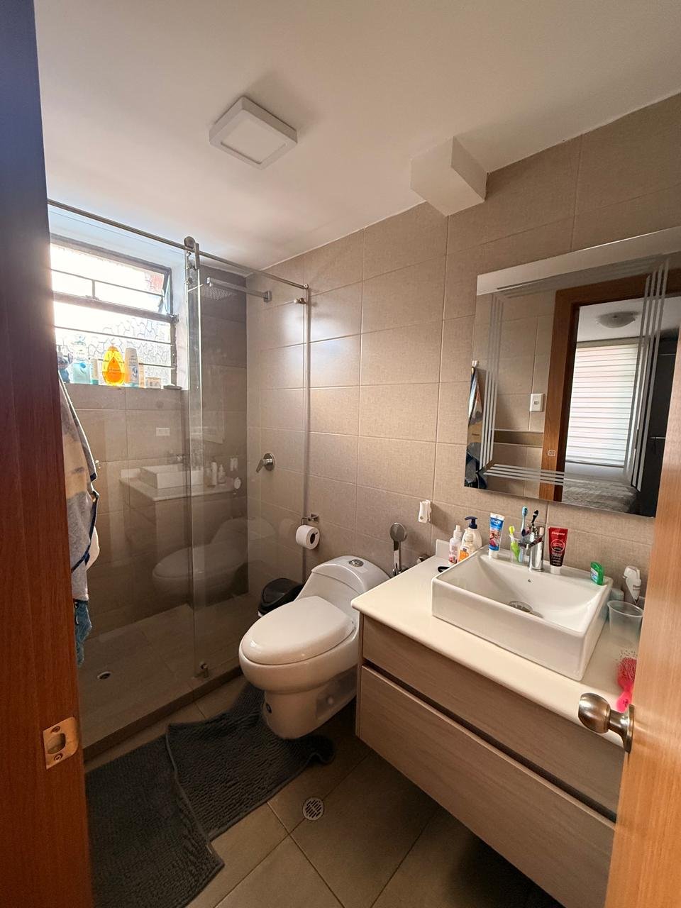 Venta de Amplio Departamento en Conjunto El Batán