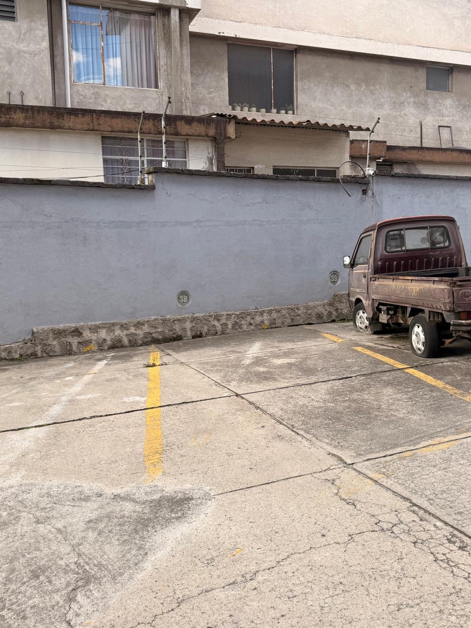Venta de Amplio Departamento en Conjunto El Batán
