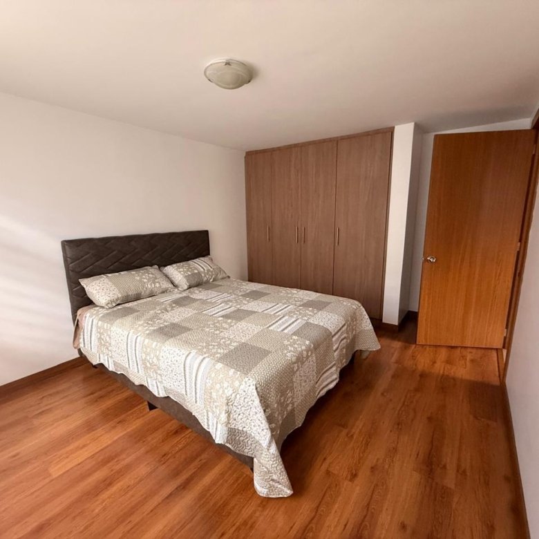 Venta de Amplio Departamento en Conjunto El Batán