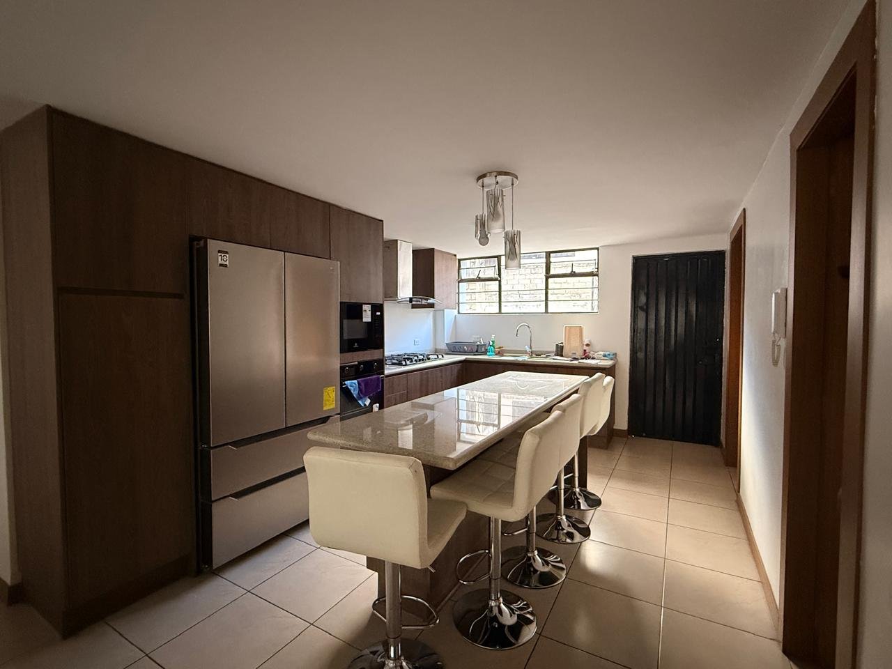 Venta de Amplio Departamento en Conjunto El Batán