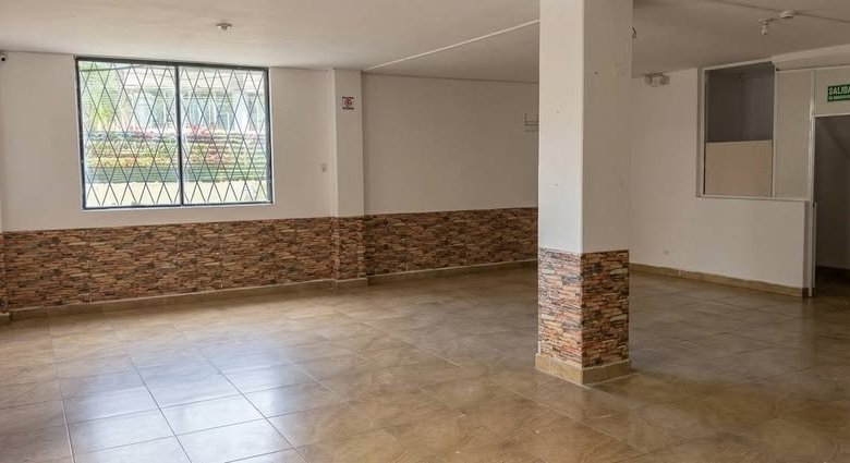 Local Comercial en Alquiler Turubamba Santo Tomás 2 Quito