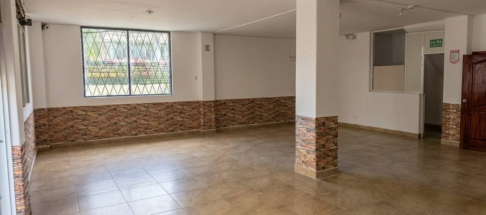Local Comercial en Alquiler Turubamba Santo Tomás 2 Quito