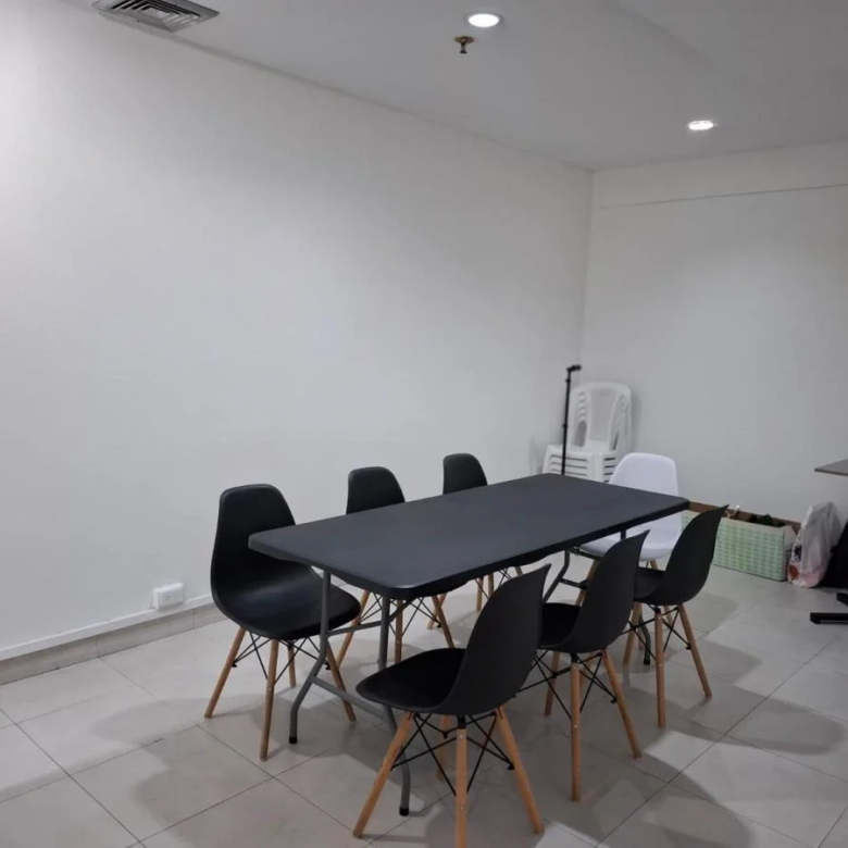Oficina en venta La Floresta Quito World Trade Center