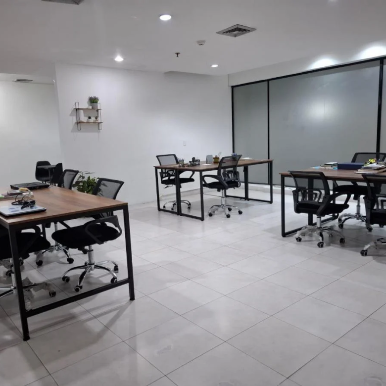 Oficina en venta La Floresta Quito World Trade Center