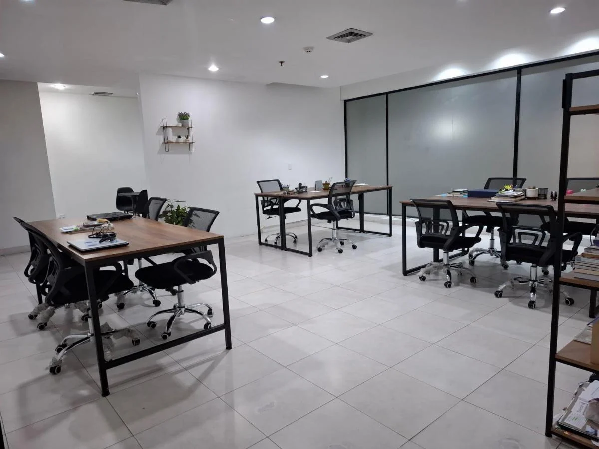 Oficina en venta La Floresta Quito World Trade Center