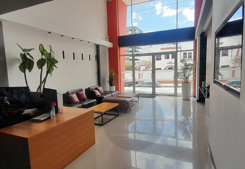 Suite en alquiler Av. Colón y 9 de Octubre, Quito