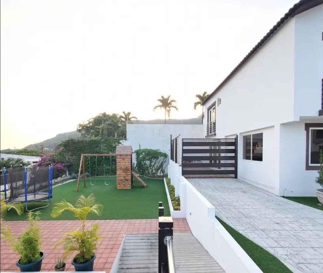 Casa en alquiler con la mejor vista, Portón de los Ceibos, Guayaquil
