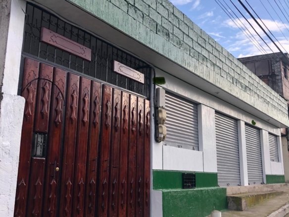 Propiedad comercial en venta La Vicentina Quito de 747 m²