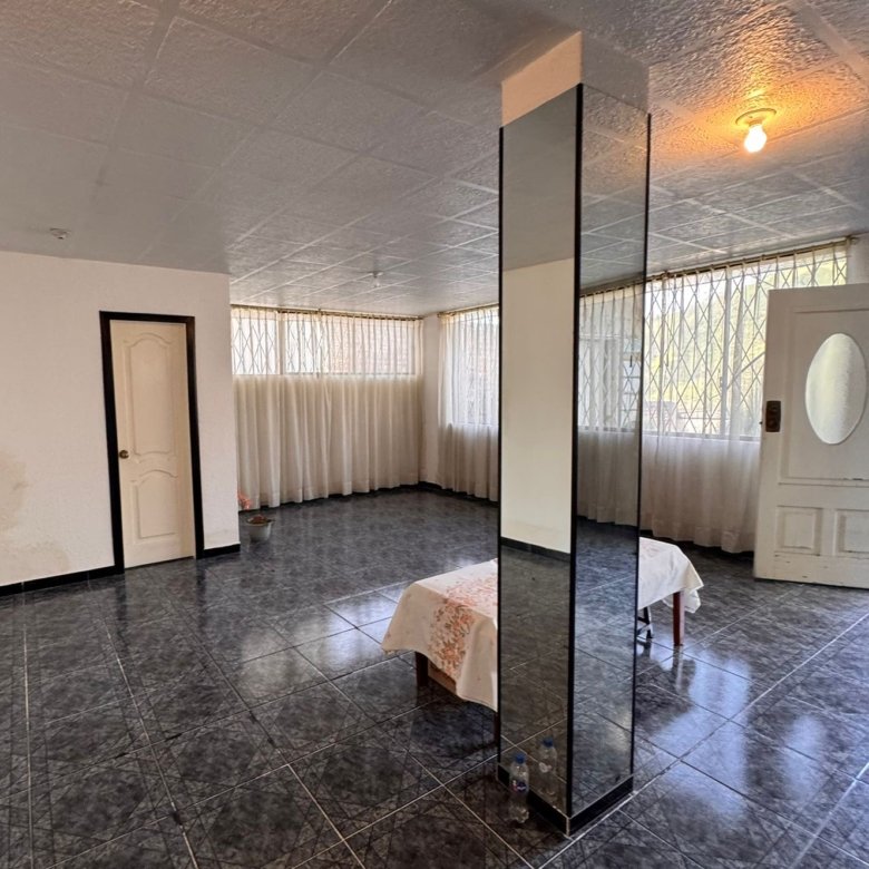 Propiedad comercial en venta La Vicentina, Quito