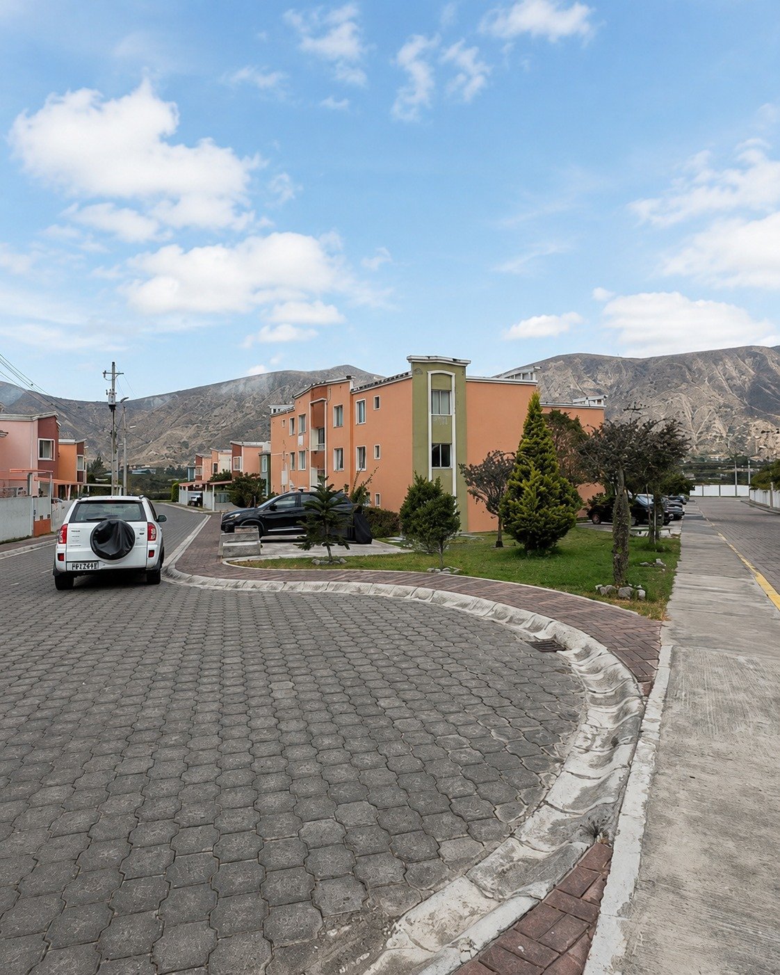 Casa en Venta San Antonio de Pichincha 3 Dormitorios Urbanización Privada