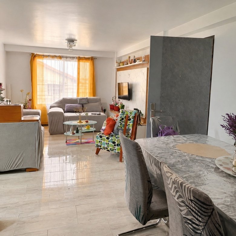 Casa en Venta San Antonio de Pichincha 3 Dormitorios Urbanización Privada