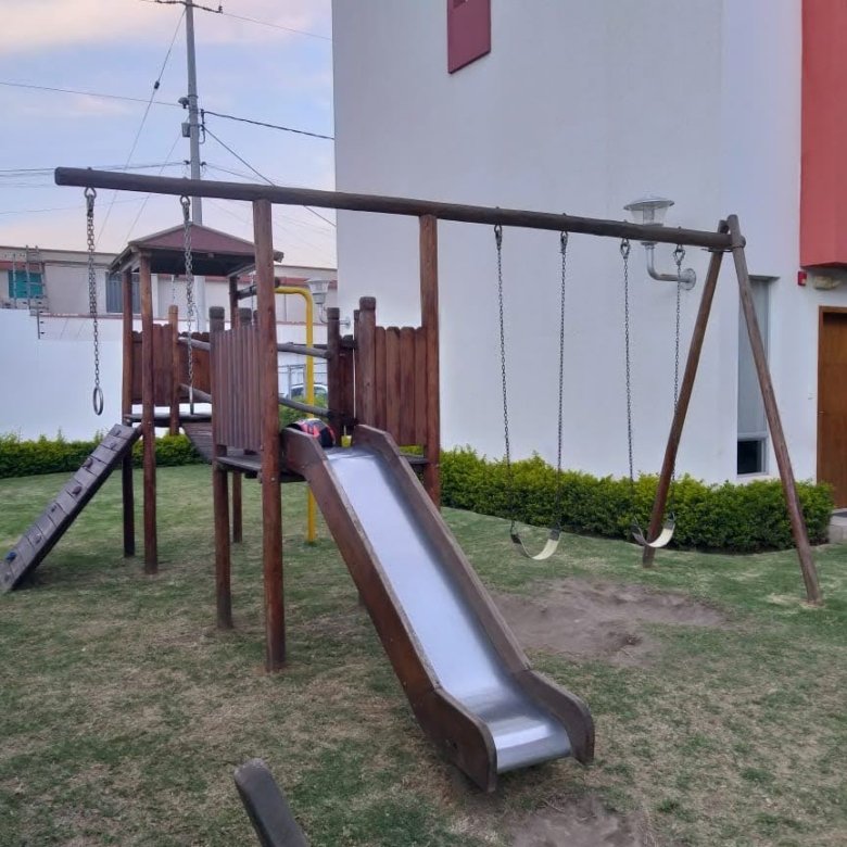 Casa en Venta en Tumbaco de 126 m² con 3 Dormitorios y 2 Parqueaderos