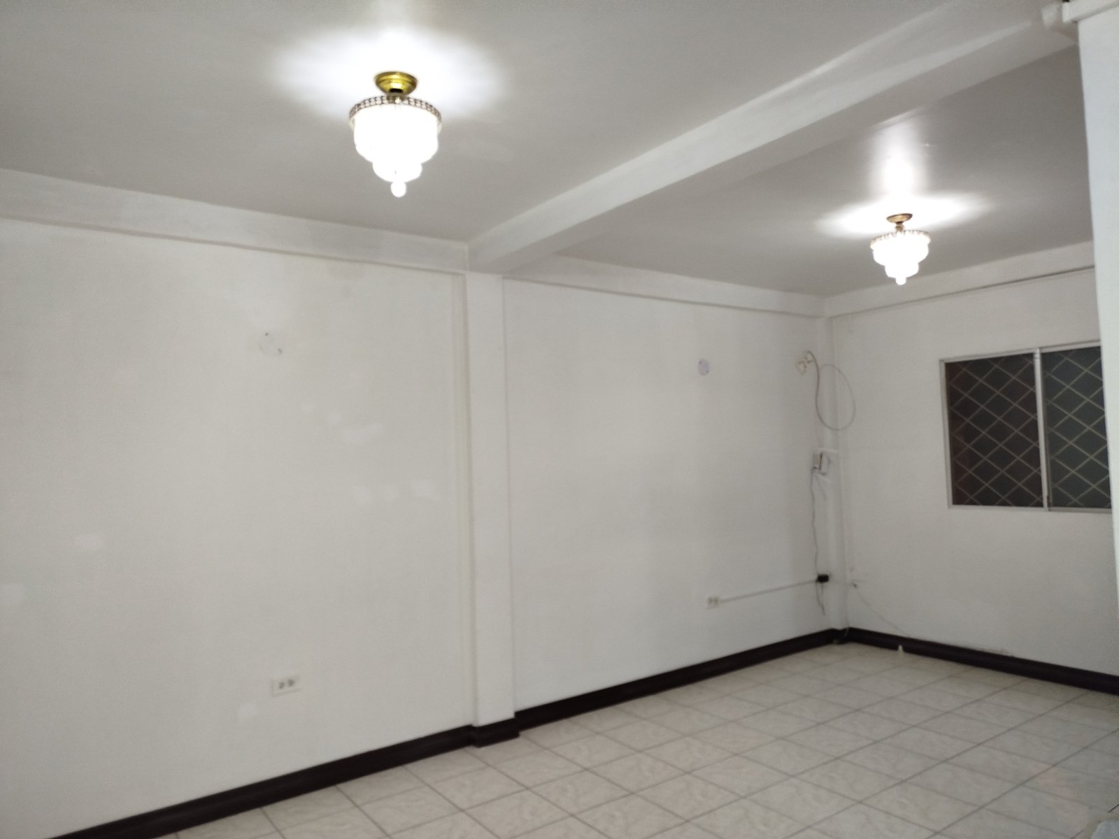 Casa de 2 plantas en urbanización cerrada, norte de Guayaquil