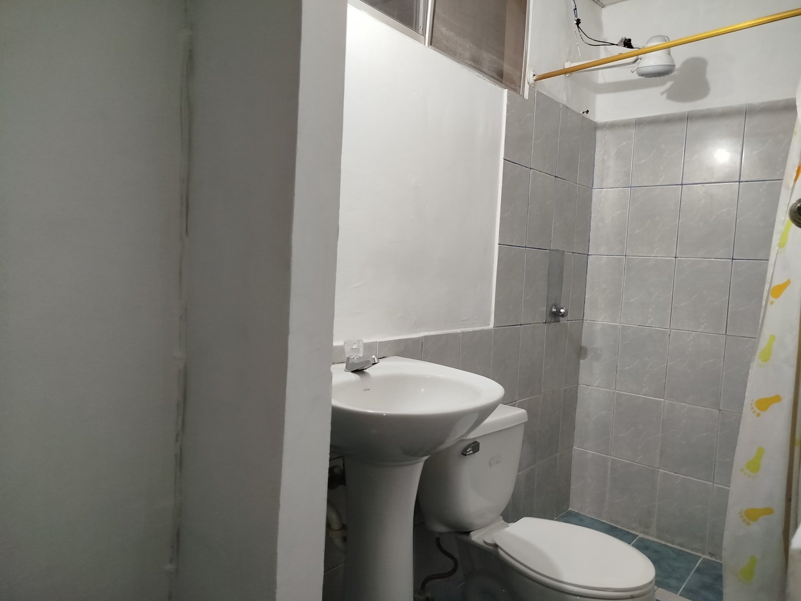 Casa de 2 plantas en urbanización cerrada, norte de Guayaquil