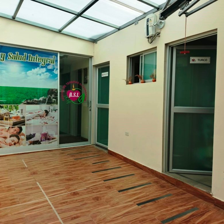 Casa de Tres Plantas con Suite Independiente en Carcelén Alto