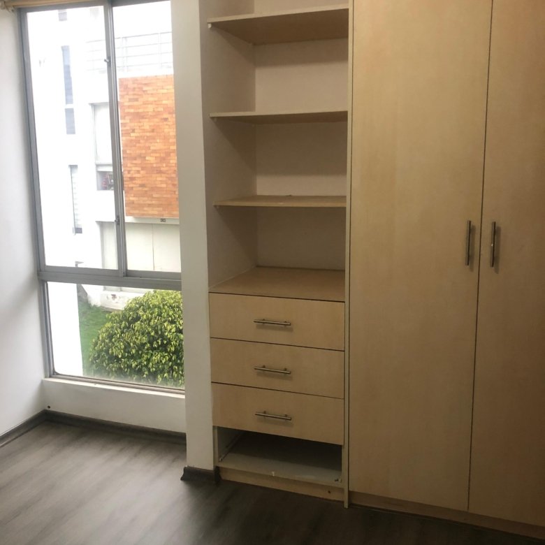 Venta Casa 3 Pisos En Conjunto San Isidro Del Inca