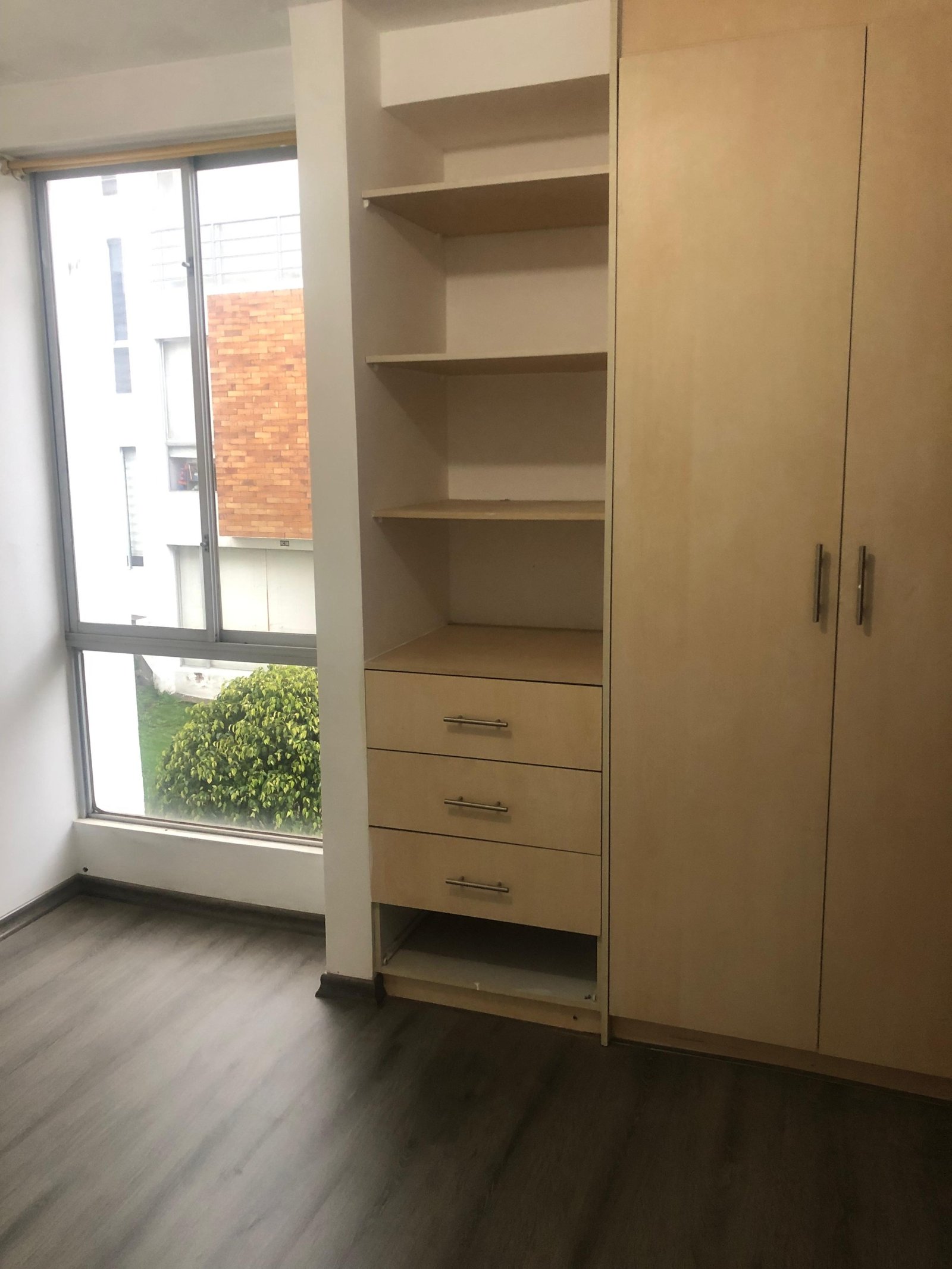 Venta Casa 3 Pisos En Conjunto San Isidro Del Inca