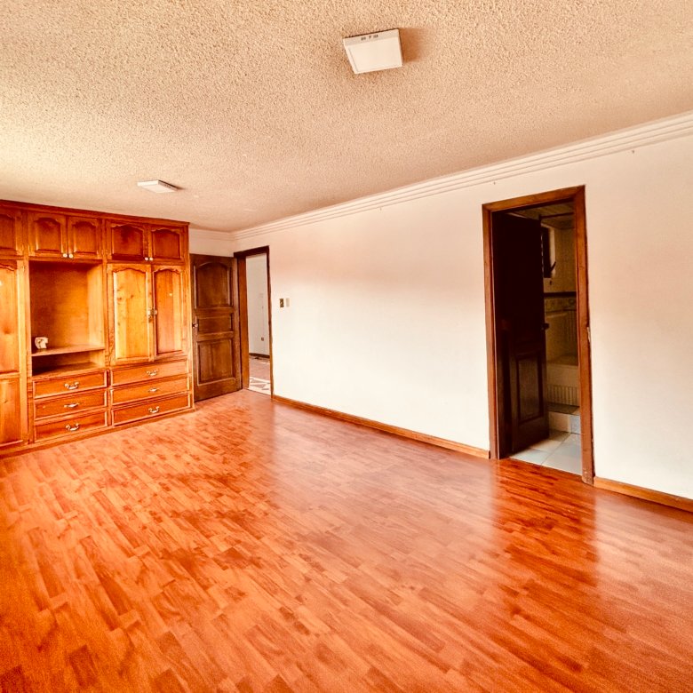 Casa para proyecto en Gapal, Cuenca Av. 24 de Mayo