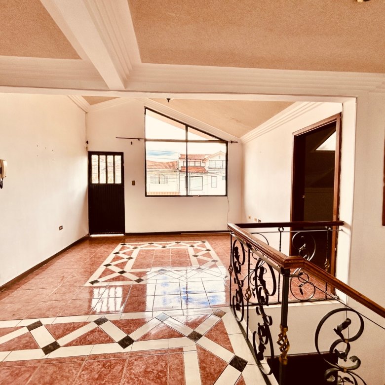 Casa para proyecto en Gapal, Cuenca Av. 24 de Mayo