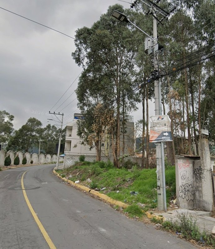 Terreno 1373 m² Conocoto junto a la Autopista Rumiñahui