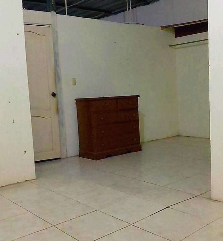 Casa de 2 Pisos en Ciudadela Las Orquídeas, Guayaquil