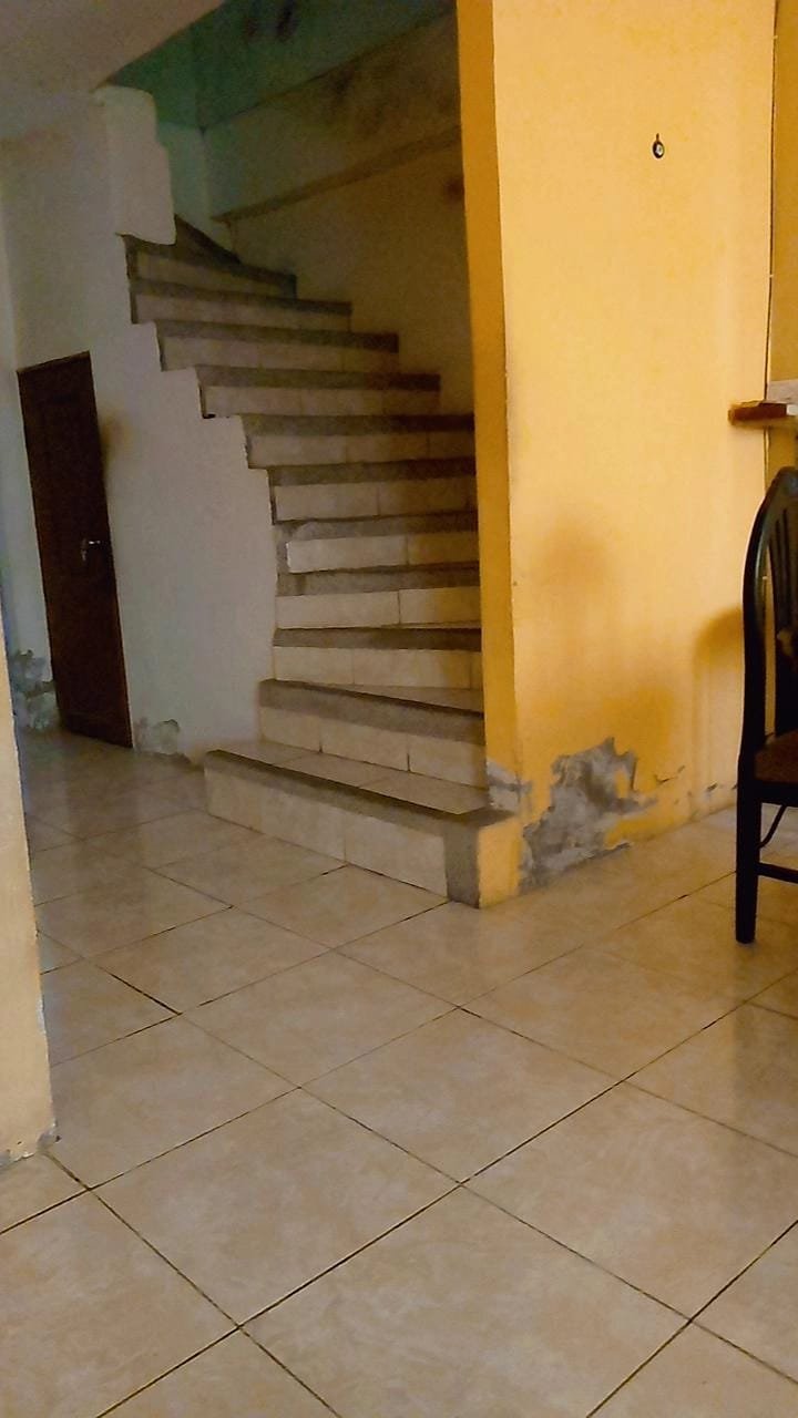 Casa de 2 Pisos en Ciudadela Las Orquídeas, Guayaquil