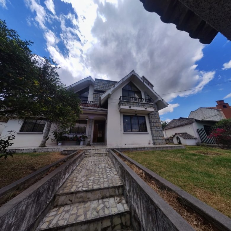 Casa quinta en Chordeleg con 470 m² de construcción